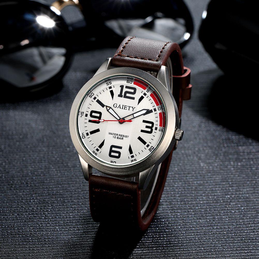 Round Quartz Wrist Watch